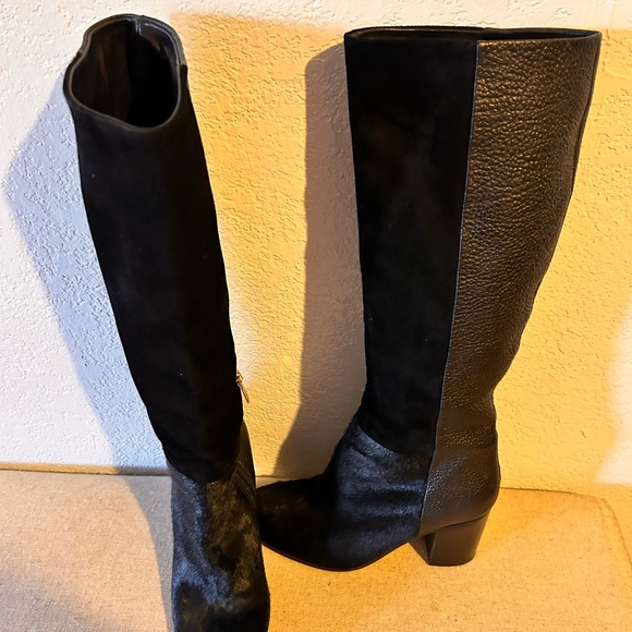 M. GEMI BOOTS These cute boots are made with beautiful leather suede and fur.